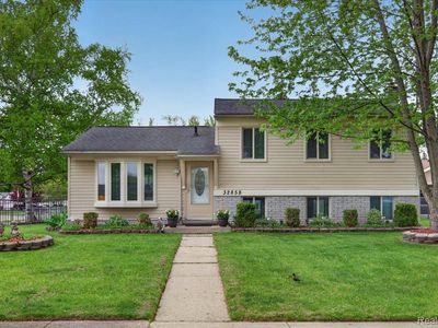 Property at 32858 Coach Dr, Chesterfield, MI