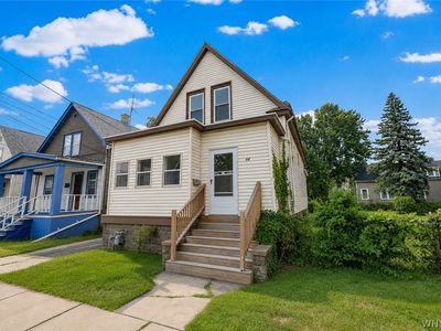 44 Wyandotte Ave