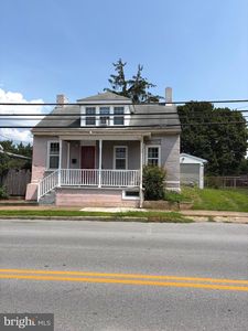 105 S Artizan St