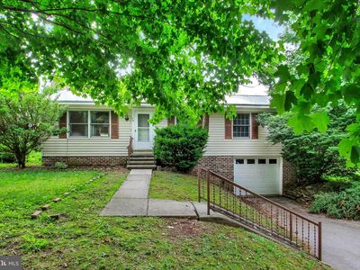 12 Apple Ln