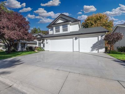2320 E Alderhill Dr