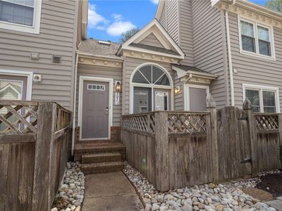 701 New River Ct APT C
