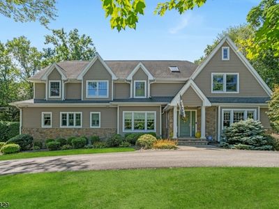7 Deerhill Dr