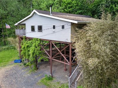 2952 Hutchinson River Rd