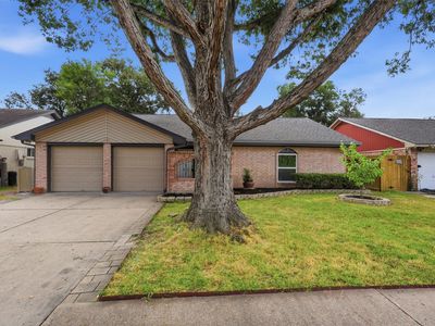 8806 Twisting Vine Ln