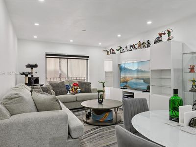 1630 W 46th St APT 208F