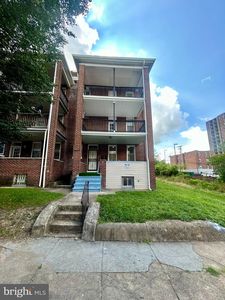 2444 Callow Ave