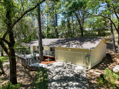 19135 Lake Forest Dr