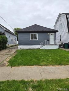189 W Woodside Ave