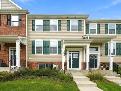 Property at 1006 Neubauer Cir, Lindenhurst, IL