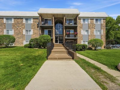 Property at 1621 N Windsor Dr APT 215, Arlington Heights, IL
