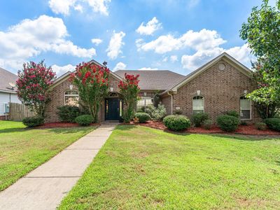 2902 Millbrook Dr