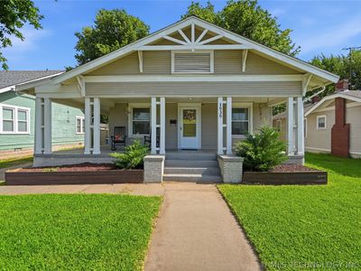 1939 E 13th Pl