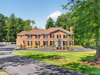 1081 Cabin Club Dr