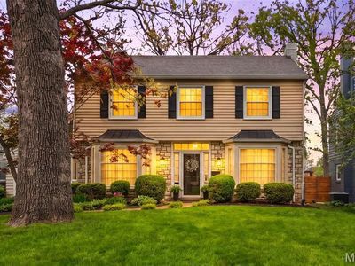 325 Woodside Dr