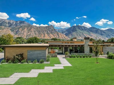 1089 S Carterville Rd