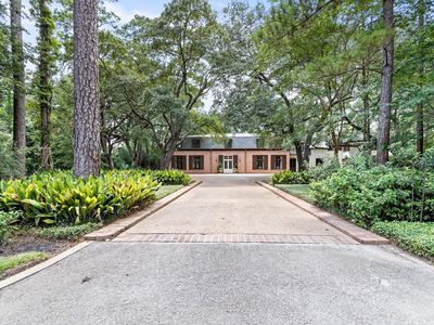 1495 Thomas Rd