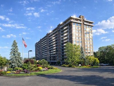 1012 Ferncroft Tower #1012