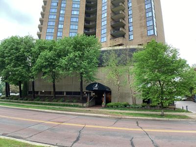 2950 Dean Pkwy APT 604