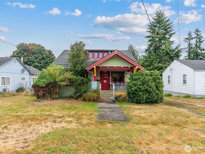 853 Fowler Street