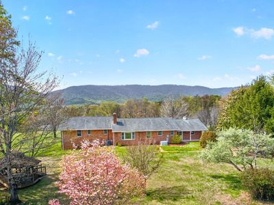 10694 Rockfish Valley Hwy