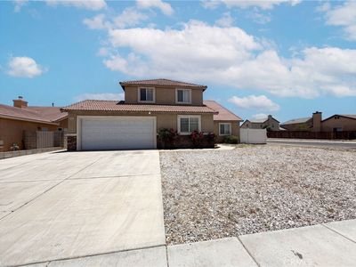 11401 Villa St
