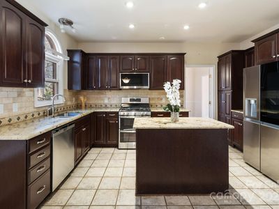 4806 Hickory Glen Dr