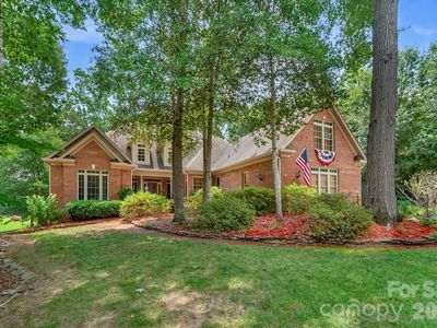 225 Highland Forest Dr