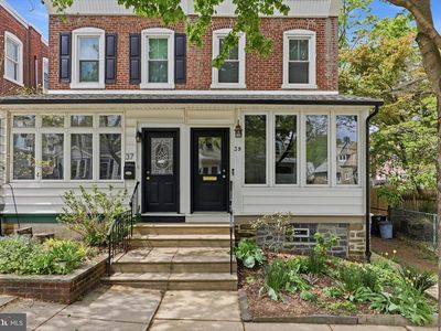 39 E Abington Ave