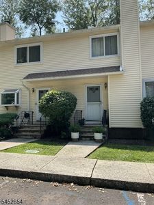 23 Woodland Dr