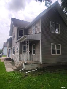 362 E Ash St
