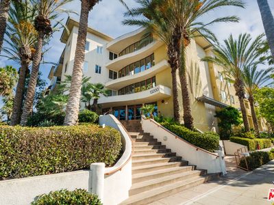 13200 Pacific Promenade APT 322