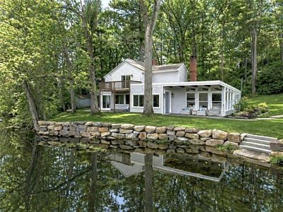 24 Breezy Knoll Rd