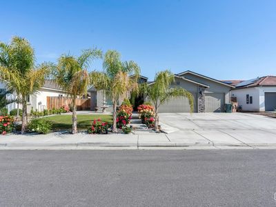 7724 Canyon Trail Ave