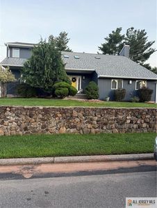 121 W Hill Rd
