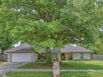 2709 Barry Switzer Ave