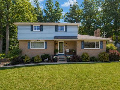 1212 Mountain View Dr