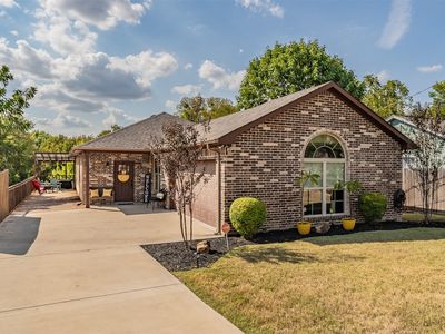 Property at 129 Morris St, Desoto, TX