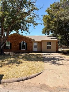 Property at 900 Foley Ave, Iowa Park, TX