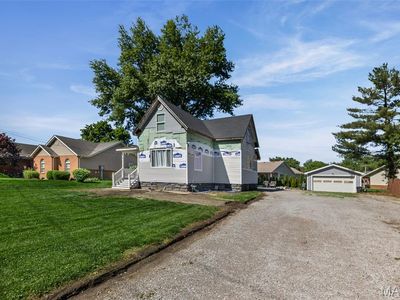 Property at 603 N Hickory St, Smithton, IL
