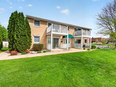 553 Gold St #204