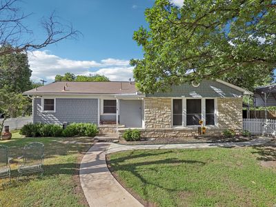 202 SUTTON DR
