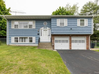 Property at 6 Wexler Court, Garnerville, NY