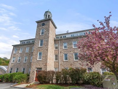 7 S Stone Mill Dr APT 412