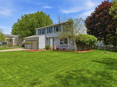 Property at 915 Old Farm Trl, Medina, OH