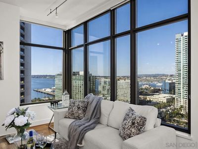 700 W East St Unit 1903