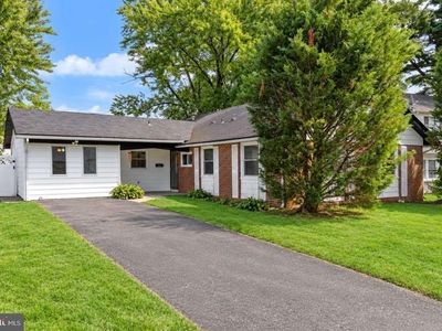46 Hawthorne Ln
