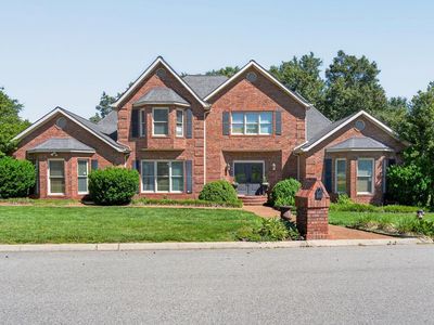 1166 Sheraton Dr