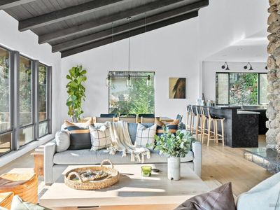 1325 Crestmont Drive