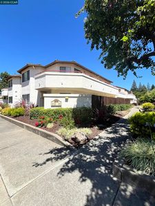 5065 Valley Crest Dr APT 242